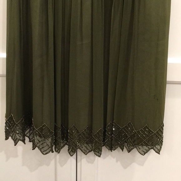 🦚 Dress with beautiful beaded details. - Picture 4 of 8